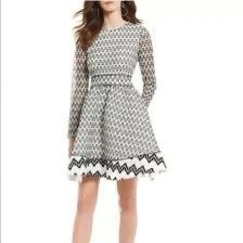 Gianni Bini 4 Long Sleeve Fit & Flare Mini Tea Dress Black White Abstract Twee